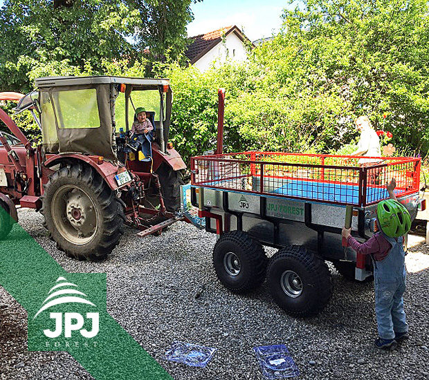 Profi Arbeiter mit Gitteraufbau