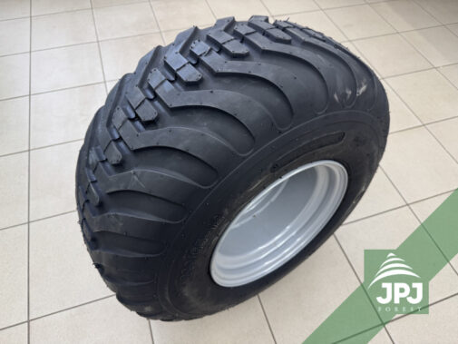 Reifen mit Felge 300/65-12